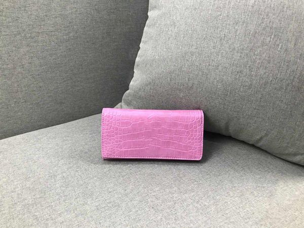 2021 new fashion standard purse famous brand designer wallet woman hand hold purse woman wallet wholesale xx22, Red;black
2021 new fashion standard purse famous brand designer wallet woman hand hold purse woman wallet wholesale xx22, Red;black