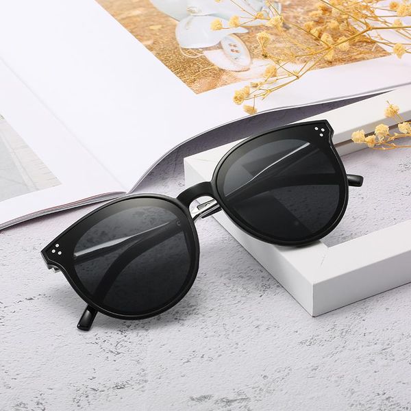 sunglasses retro cat eye women brand designer 2021 classic oval ladies driving big frame high quality, White;black
sunglasses retro cat eye women brand designer 2021 classic oval ladies driving big frame high quality, White;black