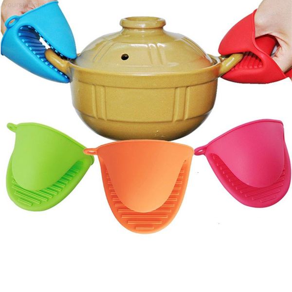 gloves microwave silicone durable oven heat-resistant pliable heat insulation mitt waterproof cooking non-slip glove 100pcs
gloves microwave silicone durable oven heat-resistant pliable heat insulation mitt waterproof cooking non-slip glove 100pcs