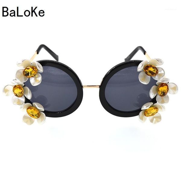 sunglasses fashion brand designer baroque petals noble women vintage retro superstar party outdoor eyewear1, White;black
sunglasses fashion brand designer baroque petals noble women vintage retro superstar party outdoor eyewear1, White;black