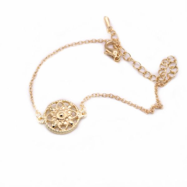 fashion circular bracelets hollow out decorative pattern design environmental protection material gold white rose color optional for women, Golden;silver
fashion circular bracelets hollow out decorative pattern design environmental protection material gold white rose color optional for women, Golden;silver