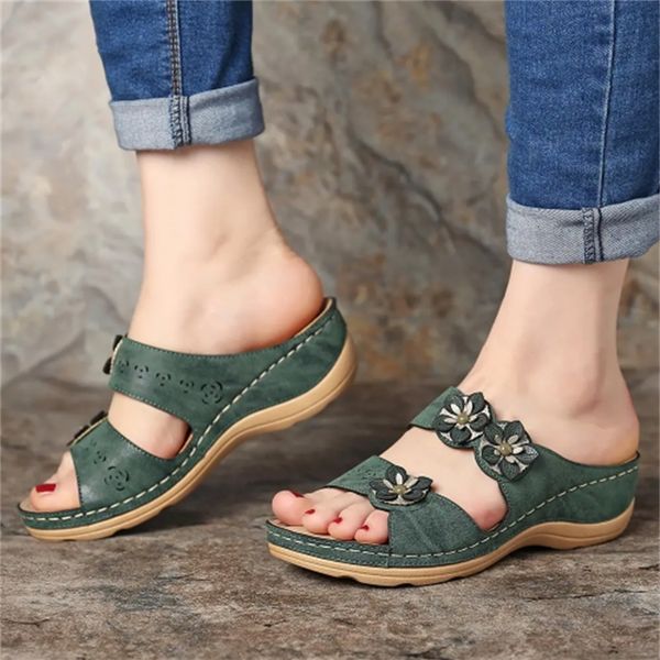 2021 new fashion flower summer wees outdoor women shoes casual comfortable cutout solid ladies large slippers rfi9, Black
2021 new fashion flower summer wees outdoor women shoes casual comfortable cutout solid ladies large slippers rfi9, Black