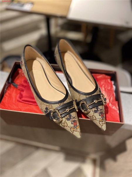 ladies fashionable retro metal button-up pointed shoes, spliced contrast color new single shoes daily casual shoes, Black
ladies fashionable retro metal button-up pointed shoes, spliced contrast color new single shoes daily casual shoes, Black