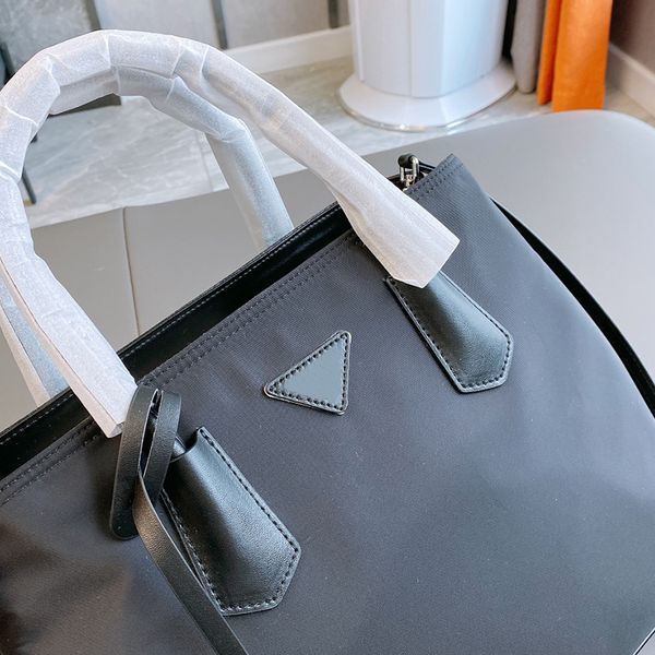 2020 new shopping bags totes fashion bags nylon cloth with leather handbags shoulder bags
2020 new shopping bags totes fashion bags nylon cloth with leather handbags shoulder bags