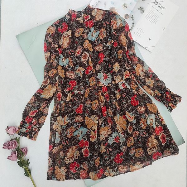 floral impresso feminino vero elegante plissado pescoo puff manga vintage curto vestido de festa 2020 casual outono, Black;gray
floral impresso feminino vero elegante plissado pescoo puff manga vintage curto vestido de festa 2020 casual outono, Black;gray