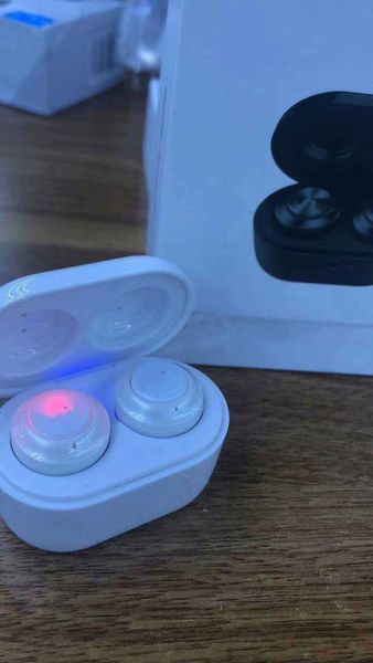 stylish headphone famous stylist tws wireless bluetooth in-ear earphones style headset charing compartment black white 2 colors
stylish headphone famous stylist tws wireless bluetooth in-ear earphones style headset charing compartment black white 2 colors