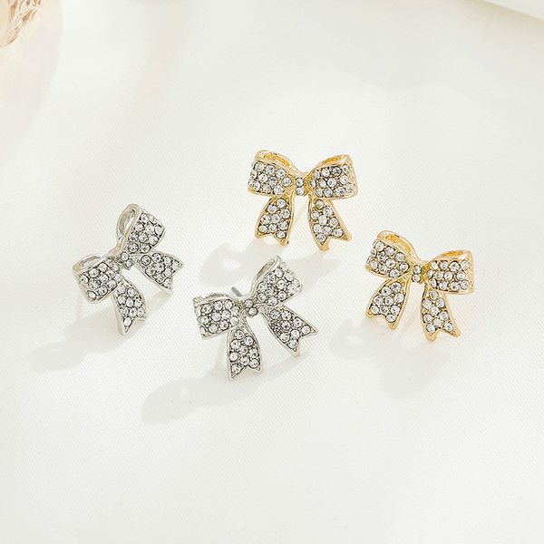 korea s925 silver needle earrings retro-plated real gold full diamond earrings temperament bow simple small fragrance earrings, Golden;silver
korea s925 silver needle earrings retro-plated real gold full diamond earrings temperament bow simple small fragrance earrings, Golden;silver