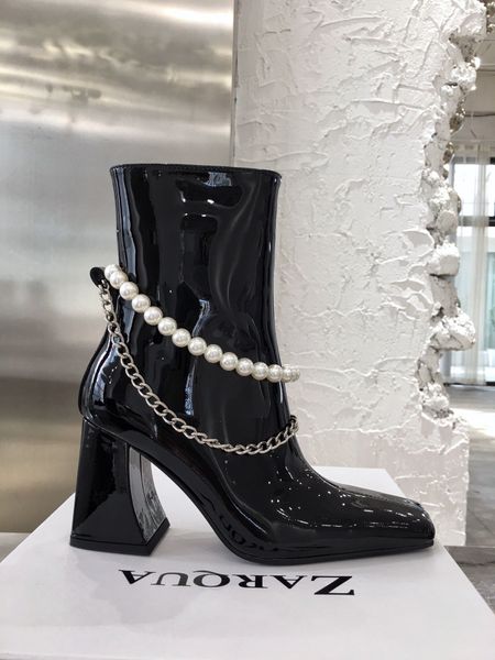2020ss women fashion boots leather surface with pearl necklace decoration bottes pour femmes de luxe ladies party dress booties, Black
2020ss women fashion boots leather surface with pearl necklace decoration bottes pour femmes de luxe ladies party dress booties, Black
