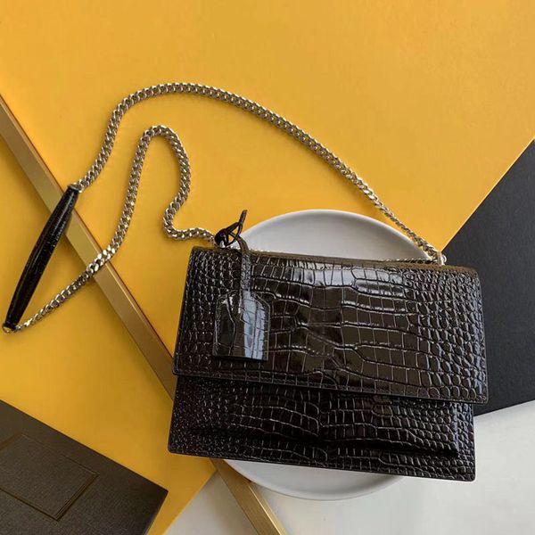 luxury shoulder bag women's fashion sunset chain handbag designer crocodile lines cowhide bags with box size 22*16*8cm
luxury shoulder bag women's fashion sunset chain handbag designer crocodile lines cowhide bags with box size 22*16*8cm