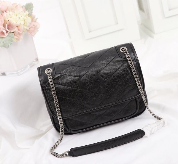 2020 selling leather one-shoulder bag thick chain real leather medium stylish one-shoulder bag size:22*16.5*12cm
2020 selling leather one-shoulder bag thick chain real leather medium stylish one-shoulder bag size:22*16.5*12cm