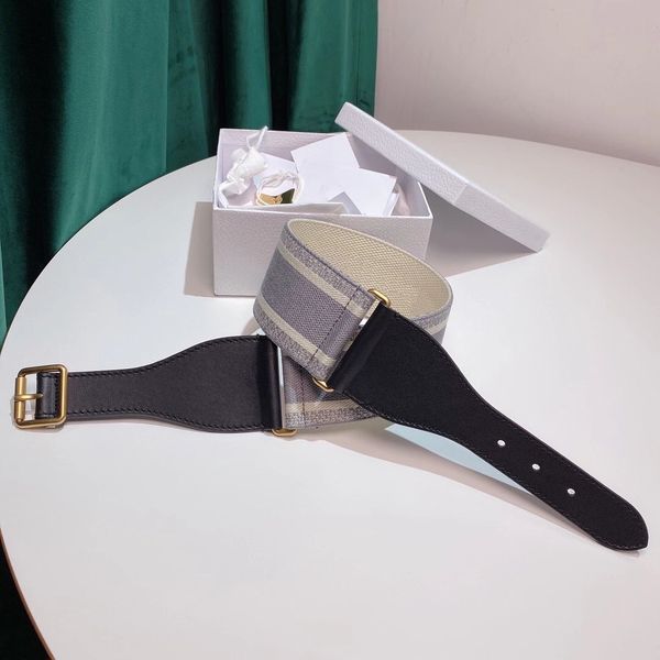 6.5 cm embroidered canvas with genuine leather gold pin buckle women belt with box women designers belts designer belts, Black;brown
6.5 cm embroidered canvas with genuine leather gold pin buckle women belt with box women designers belts designer belts, Black;brown