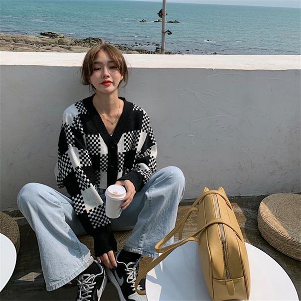 women's sweater loose fashion black and white plaid short vintage coat 2021 autumn new
women's sweater loose fashion black and white plaid short vintage coat 2021 autumn new