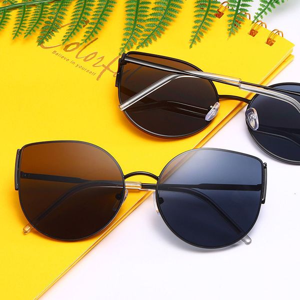 spring and summer new product qin lan same model cat ear frame metal personality women's fashion sunglasses black, White;black
spring and summer new product qin lan same model cat ear frame metal personality women's fashion sunglasses black, White;black