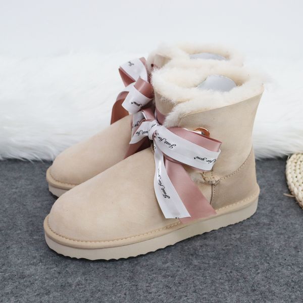 new style 2020 real of women winter classic woman snowboots genuine sheep skin female boots, Black
new style 2020 real of women winter classic woman snowboots genuine sheep skin female boots, Black