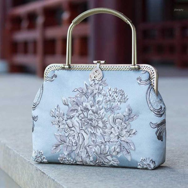 embroidery chinese style handbag mouth gold evening bags for women female retro dinner bags elegant lady mother clutch purse1
embroidery chinese style handbag mouth gold evening bags for women female retro dinner bags elegant lady mother clutch purse1