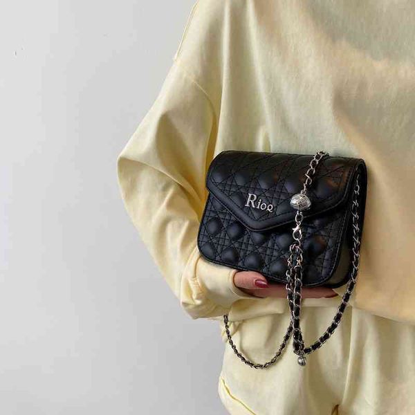 2022 latest models handbag wholesale women's fashion trend net red single shoulder personalized rhombic chain, Black;red
2022 latest models handbag wholesale women's fashion trend net red single shoulder personalized rhombic chain, Black;red
