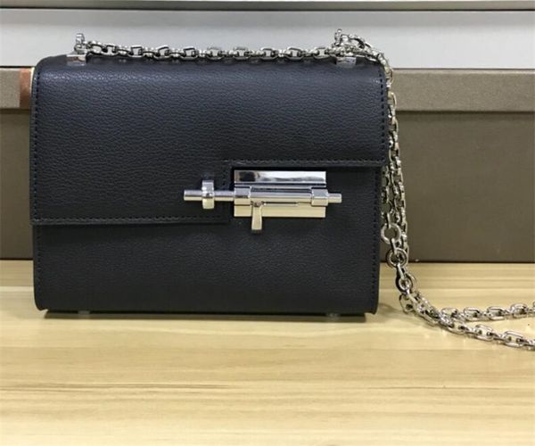 2020 new brand fashion luxury designer woman's bag's cowskin 18cm bolt bag fashion bags shoulder bags women lady genuine leather h
2020 new brand fashion luxury designer woman's bag's cowskin 18cm bolt bag fashion bags shoulder bags women lady genuine leather h