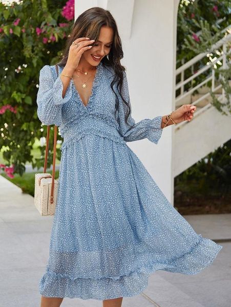 all over print deep v-neck ruffle hem dress she, Black;gray
all over print deep v-neck ruffle hem dress she, Black;gray