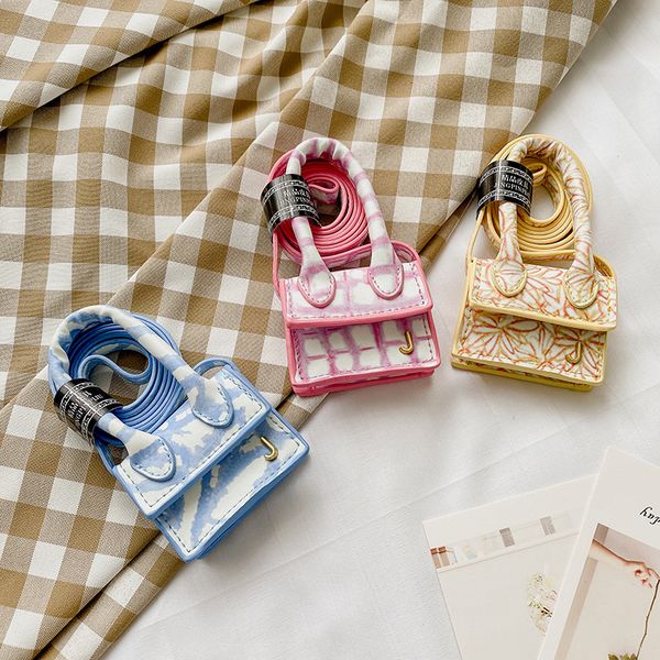 ins net red jacquemus show versatile mini single shoulder accessory bag
ins net red jacquemus show versatile mini single shoulder accessory bag