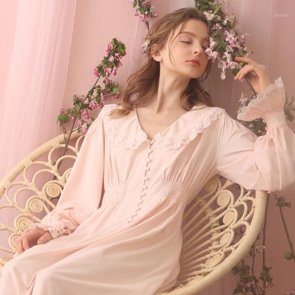 2017 new autumn women's long vintage pijamas pink and white nightshirt lace royal sleepwear princess nightgown1, Black;red
2017 new autumn women's long vintage pijamas pink and white nightshirt lace royal sleepwear princess nightgown1, Black;red