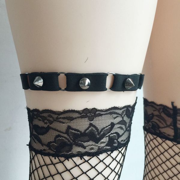 vintage full rivet leg women's suspenders belt body harness socks garters bondage lingerie p0147, Black;white
vintage full rivet leg women's suspenders belt body harness socks garters bondage lingerie p0147, Black;white