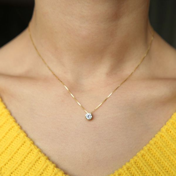 single stone necklace, fancy box chain, 925 sterling silver frame, 5 mm spark cubic zirconia, simple jewelry, merry christmas
single stone necklace, fancy box chain, 925 sterling silver frame, 5 mm spark cubic zirconia, simple jewelry, merry christmas