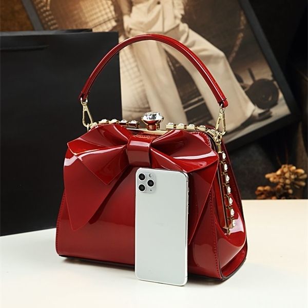 style crossbody portable handbag bag simple handbag c1009 bag 2021 shoulder lady patent leather fashion purse luxury bginn, Red;black
style crossbody portable handbag bag simple handbag c1009 bag 2021 shoulder lady patent leather fashion purse luxury bginn, Red;black