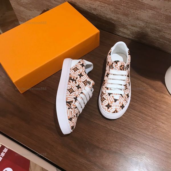 luxury sports shoes for boys and girls with lace-ups, Black