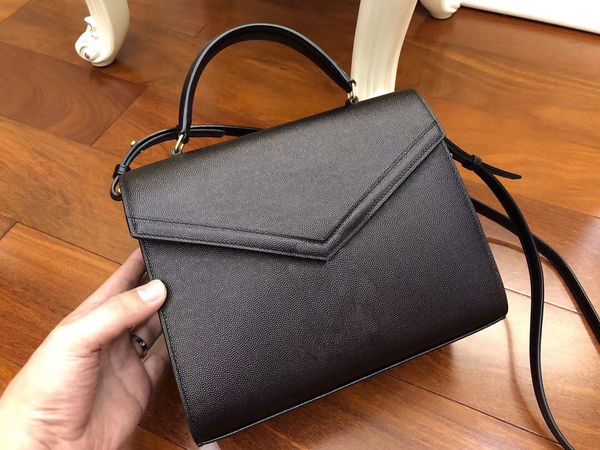 luxury fashion big flap bags handbags women famous brands designer240153030225rossbody bags women shoulder bags 2019 chains ladies handbags
luxury fashion big flap bags handbags women famous brands designer240153030225rossbody bags women shoulder bags 2019 chains ladies handbags
