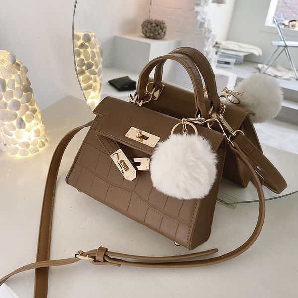 simple womens popular small bag 2020 new trendy fashion trending portable messenger bag all-matching shoulder birkin bag
simple womens popular small bag 2020 new trendy fashion trending portable messenger bag all-matching shoulder birkin bag