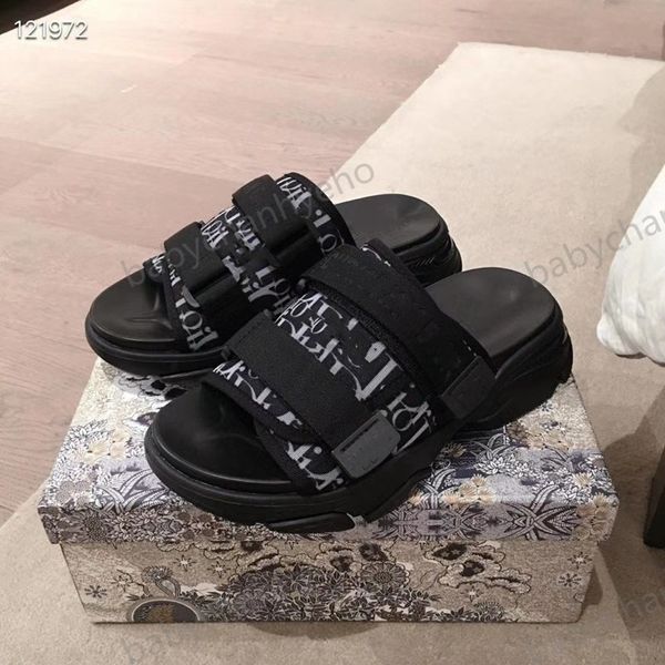 new design rubber slide sandal floral vacation three-dimensional embroidered platform slippers women striped beach causal slipper
new design rubber slide sandal floral vacation three-dimensional embroidered platform slippers women striped beach causal slipper