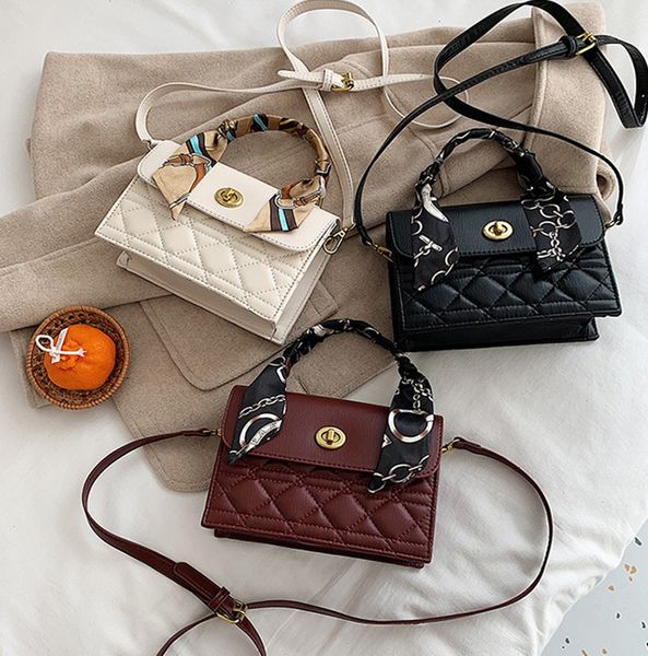 french silk scarf hand women's bag new fashion lingge small square bag single shoulder messenger bag pu leather
french silk scarf hand women's bag new fashion lingge small square bag single shoulder messenger bag pu leather