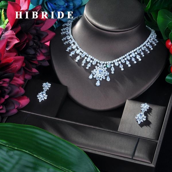 hibride роскошные женские свадебные изделия набор ювелирных изделий + циркония 2 шт. ожерелье серьги установите новый цветочный дизайн brida, Silver
hibride роскошные женские свадебные изделия набор ювелирных изделий + циркония 2 шт. ожерелье серьги установите новый цветочный дизайн brida, Silver