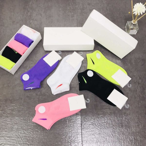 men women socks for sports fashion spring autumn mens socks with letter mens womens athletic socks 5 pairs boxed 2020 new, Black
men women socks for sports fashion spring autumn mens socks with letter mens womens athletic socks 5 pairs boxed 2020 new, Black