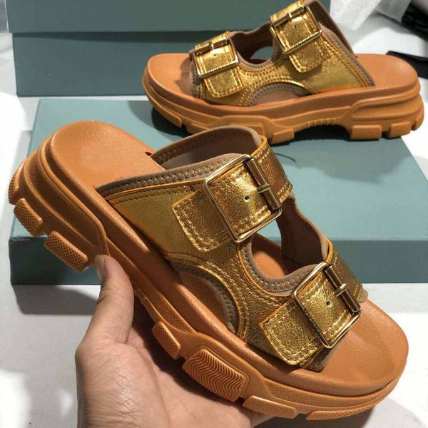 2020 new fashion ladies flat sandals female temperament slope heel sandals summer classic slide beach slippers large size 40 with box, Black
2020 new fashion ladies flat sandals female temperament slope heel sandals summer classic slide beach slippers large size 40 with box, Black