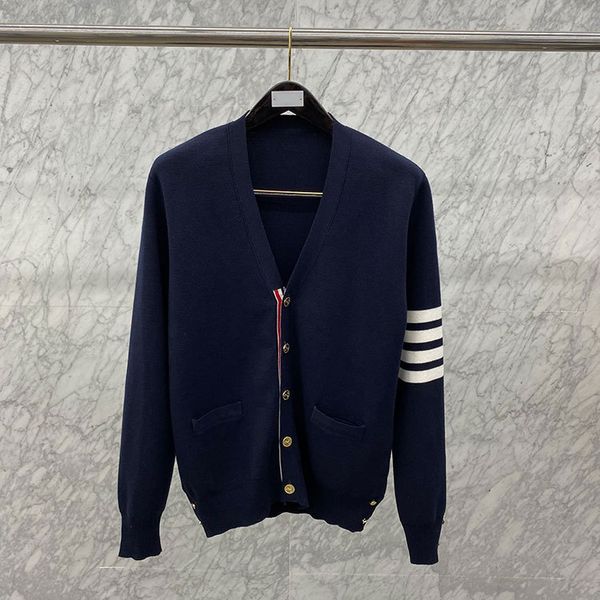 ladies sweater 2020 men's designer sweater ladies long sleeve single breasted v-neck knit cardigan jacket sweater same style, White;black
ladies sweater 2020 men's designer sweater ladies long sleeve single breasted v-neck knit cardigan jacket sweater same style, White;black