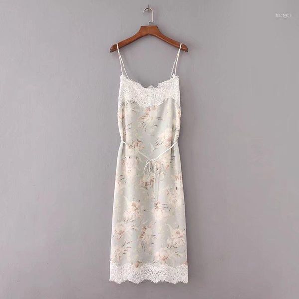 in the summer of 2017 the new women's clothing with european and american wind satin strap eyelash lace dress ladies'1, Black;white
in the summer of 2017 the new women's clothing with european and american wind satin strap eyelash lace dress ladies'1, Black;white