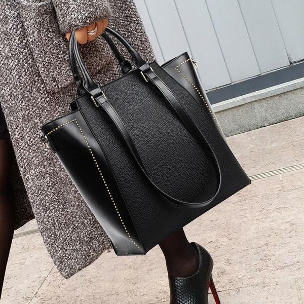 100% genuine leather handbags 2020 fashion one-shoulder portable large-capacity ladies bag purses and handbags luxury designer
100% genuine leather handbags 2020 fashion one-shoulder portable large-capacity ladies bag purses and handbags luxury designer