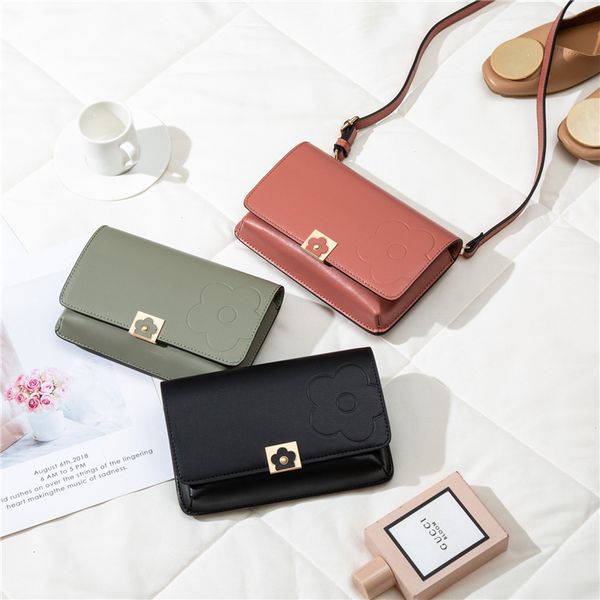 flip cover simple wild atmosphere mobile phone bag female messenger single shoulder small bag, Red;black
flip cover simple wild atmosphere mobile phone bag female messenger single shoulder small bag, Red;black
