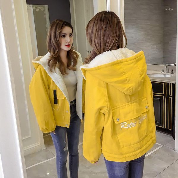 fleece denim jacket women winter fur 2020 long sleeves hooded velvet jeans coat female padded warm embroidery jean jackets1, Black;brown
fleece denim jacket women winter fur 2020 long sleeves hooded velvet jeans coat female padded warm embroidery jean jackets1, Black;brown