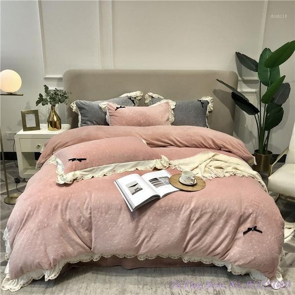 4pcs bedding set carved milk velvet duvet cover winter thickening warmth coral velvet quilt cover girl heart bed linen pink gray1
4pcs bedding set carved milk velvet duvet cover winter thickening warmth coral velvet quilt cover girl heart bed linen pink gray1