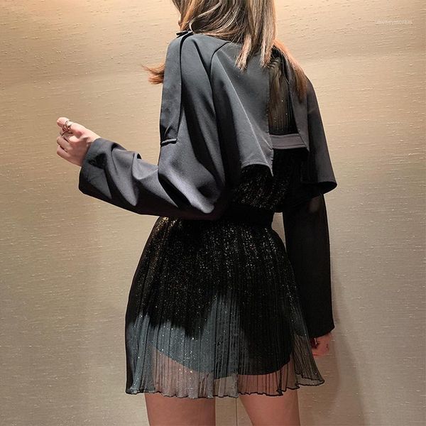 autumn and winter new style lapel suit women's loose sense lace up windbreaker pleated chiffon backside1, Tan;black
autumn and winter new style lapel suit women's loose sense lace up windbreaker pleated chiffon backside1, Tan;black