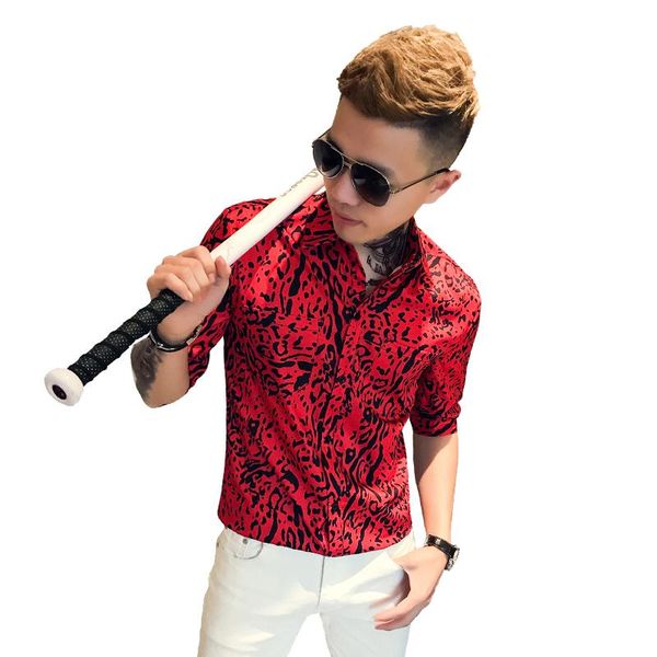 2021 summer five-point sleeve printed shirt men's korean version of the self-cultivation hair stylist night field sleeve shirt, White;black
2021 summer five-point sleeve printed shirt men's korean version of the self-cultivation hair stylist night field sleeve shirt, White;black