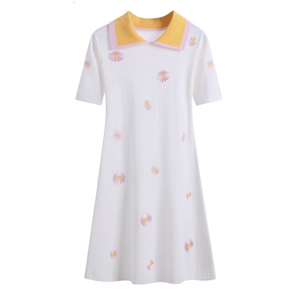 2020 spring knited chrysanthemum embroidered polo dress woman black casual knee-length straight dresses female v9xu, White
2020 spring knited chrysanthemum embroidered polo dress woman black casual knee-length straight dresses female v9xu, White