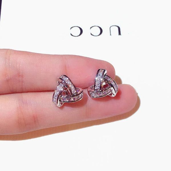 exquisite design iced out cycle buckle earring for women bling zircon stud earring wedding anniversary jewelry, Golden;silver
exquisite design iced out cycle buckle earring for women bling zircon stud earring wedding anniversary jewelry, Golden;silver