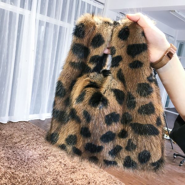 ins with the money net red leopard fur handbag miss mao maobao 18 new female mink whole mink bag package
ins with the money net red leopard fur handbag miss mao maobao 18 new female mink whole mink bag package