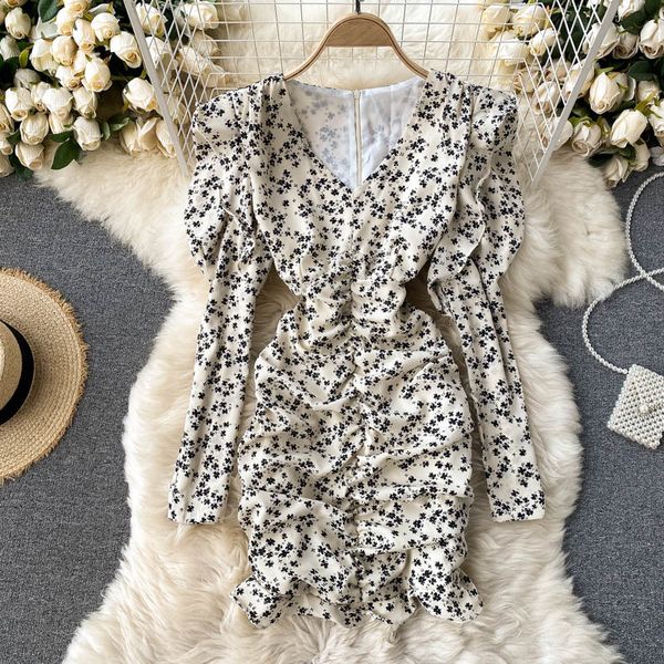 2021 new female singiny floral fall neck puff ruched dresses thin bohemian print streetwear short dress l6jw, Black;gray
2021 new female singiny floral fall neck puff ruched dresses thin bohemian print streetwear short dress l6jw, Black;gray