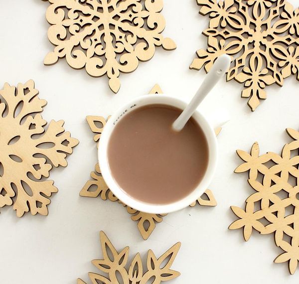 wholesale- 6 pcs/set wooden snowflakes cup mats mug coaster creative christmas home kitchen table decoration coffee drink placemat
wholesale- 6 pcs/set wooden snowflakes cup mats mug coaster creative christmas home kitchen table decoration coffee drink placemat
