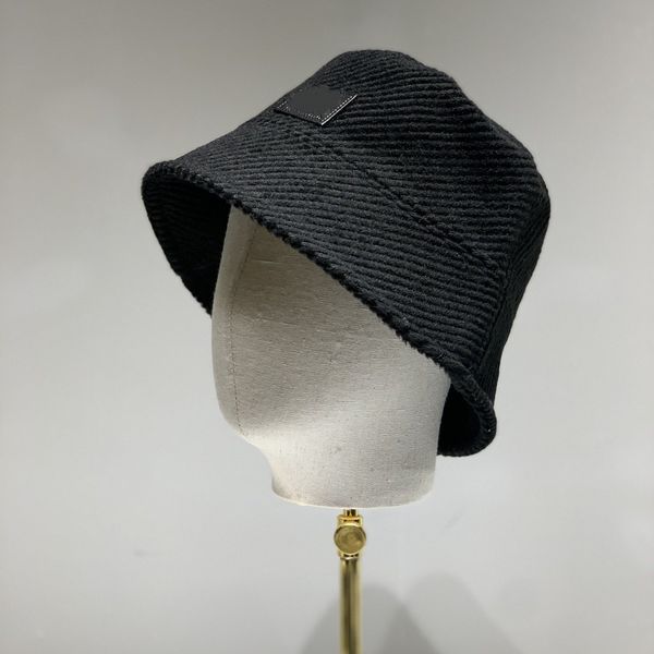 fall/winter 2020 new plush fisherman hat, warm and versatile, with a head circumference of 57cm. black and grey, Blue;gray
fall/winter 2020 new plush fisherman hat, warm and versatile, with a head circumference of 57cm. black and grey, Blue;gray