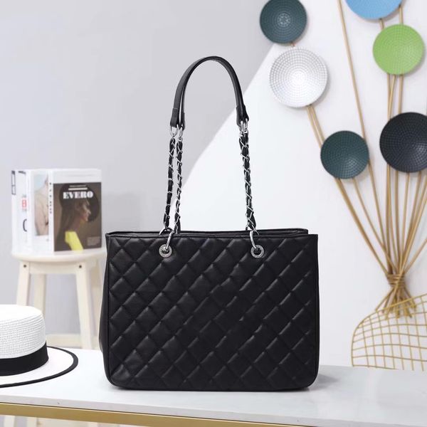 women's new tote lingge chain square bag large capacity one-shoulder handheld messenger bag
women's new tote lingge chain square bag large capacity one-shoulder handheld messenger bag